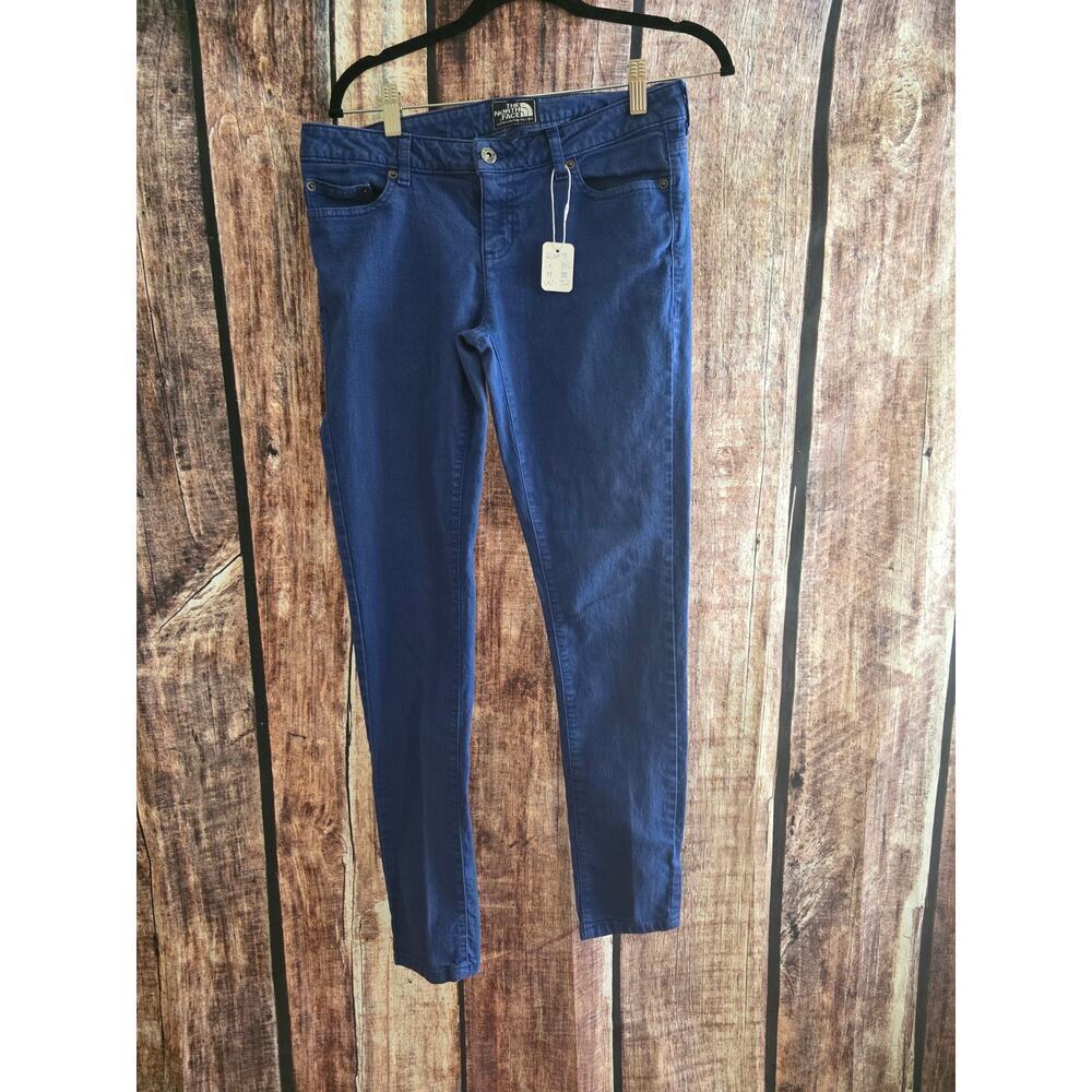 The North Face Size Large Shirt & 8 Denim 2 Pieces